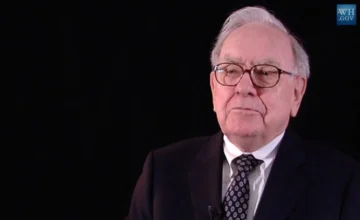 Warren Buffett speaking at the White House